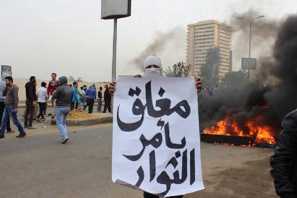 شباب ضد الانقلاب يقطعون طريق كورنيش الوراق بالجيزة