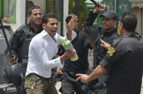 قوات الانقلاب تداهم منازل معارضي الانقلاب بقنا