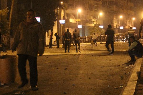 هدنة بين الأمن و المتظاهرين على كورنيش النيل