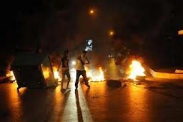 العشرات من المتظاهرون يقطعون كوبري 6 أكتوبر