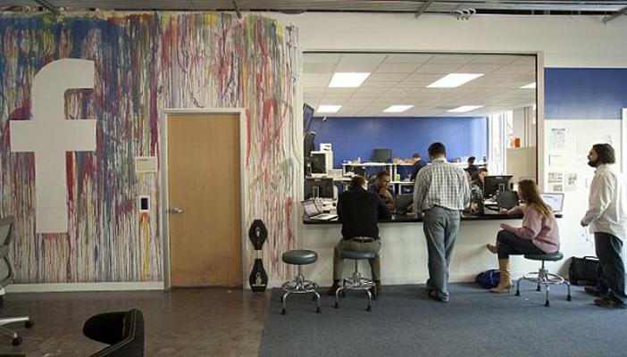 “فيس بوك” تحصل على أرباح قياسية في 2015