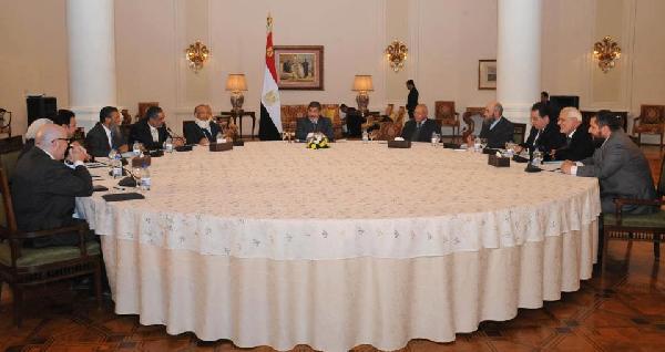 مستشار الرئيس: إعلان حالة الطوارئ كان الخيار الأصعب لحماية الوطن والمواطن