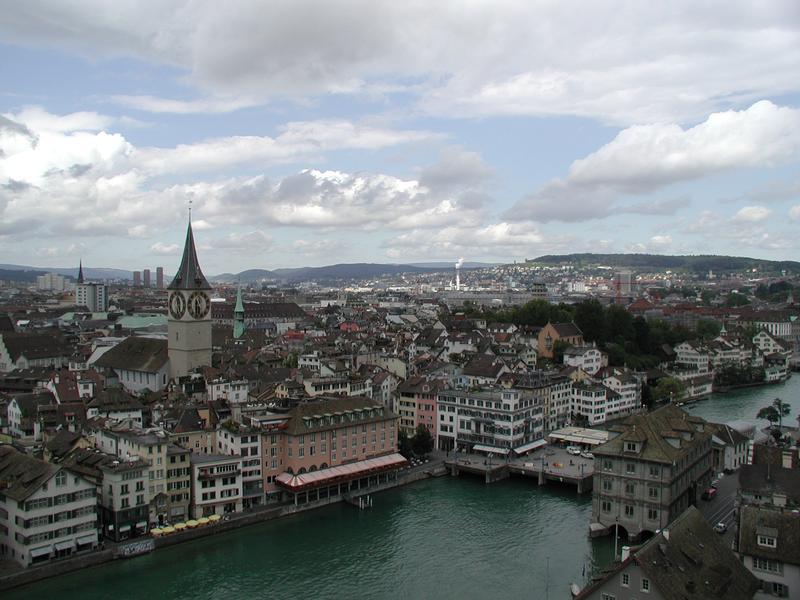 قانوني: سويسرا لن ترد لنا الأموال بسهولة والتصعيد الدولي وسيلة للضغط