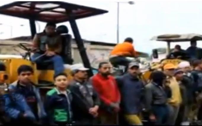 وقفة لعمال نظافة ببورسعيد بسبب تسريح عدد منهم