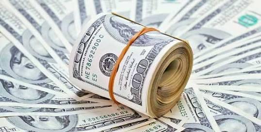 سعر الدولار يواصل استقراره بالبنوك مسجلًا 19 جنيهًا للبيع