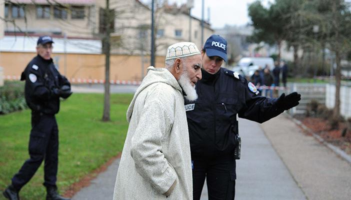منظمات حقوقية دولية تُطالب بوقف الضغوط بحق مسلمي فرنسا