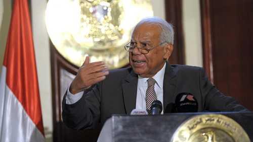 الانقلاب يناقض نفسه؛ وزير ..شدوا الحزام وآخر ..نزدهر اقتصاديا