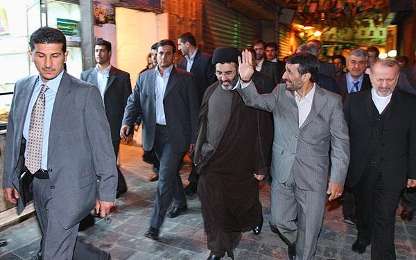 نيابة الجمالية تحقق مع المتهمين برفع الاحذية في وجه “نجاد”