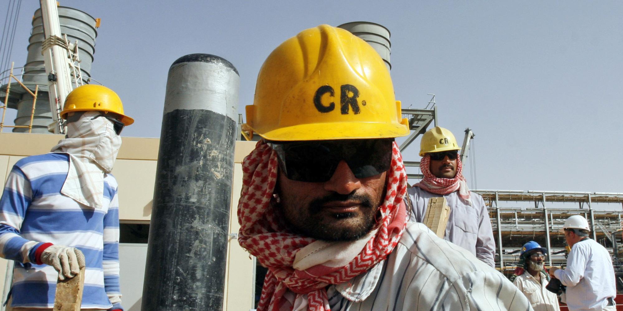 Цены нефть саудовская аравия. Саудовская Аравия нефть. НПЗ Саудовской Аравии. Нефть из арабских эмират.