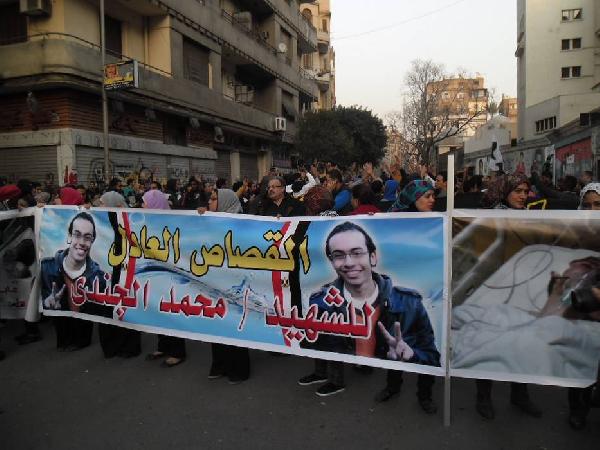 التراس إسماعيلاوى و”إخوان كاذبون”في مسيرة إلى القضاء العالي