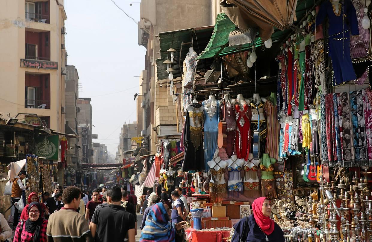 فينانشال تايمز: مصر تزيد غضب الطبقة المتوسطة بسب الأسعار