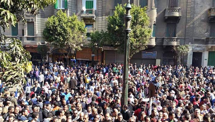 “عمومية الأطباء” تُحيل وزير الصحة للتأديب