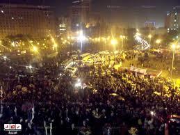 مسيرة القصاص تصل الى وزارة الدفاع وتطالب بمحاكمة المجلس العسكري