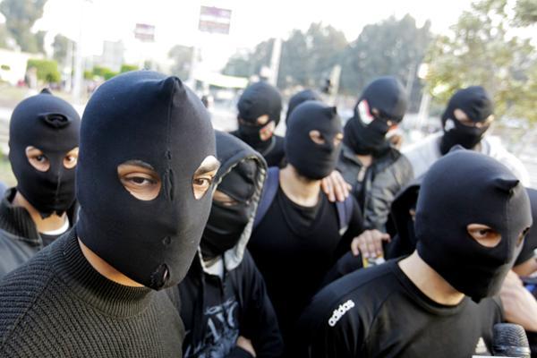 عرض عسكري للبلاك بلوك بالتحرير