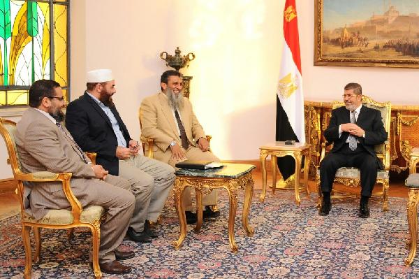 الرئيس يلتقي “الزمر” لبحث مبادرة “لم الشمل”