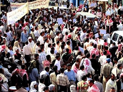 تظاهرة لطلاب معهد الطيران أمام التعليم العالي للمطالبة بتحويله إلى كلية مستقلة