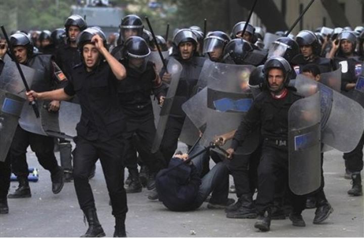 مجلة نيجيرية: انتهاكات الشرطة تهدد السيسي باندلاع ثورة ثانية