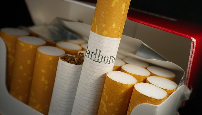 وزارة المالية تنفي التراجع عن زيادة أسعار السجائر