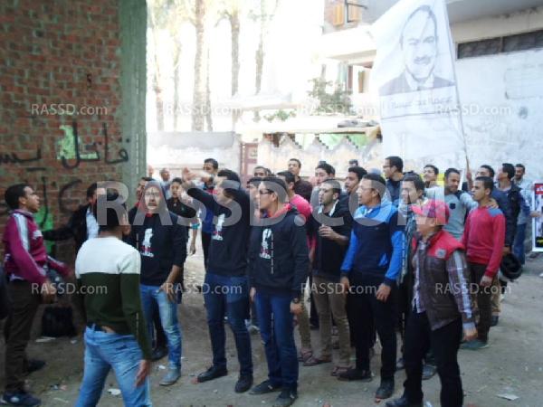 وقفة أمام منزل نقيب المعلمين “بالإبراهمية” الشرقية