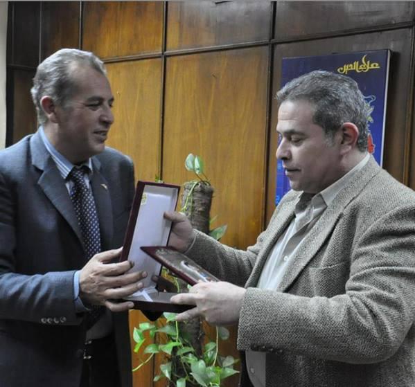 “الأهرام” تكرم “عكاشة” لدوره في الانقلاب