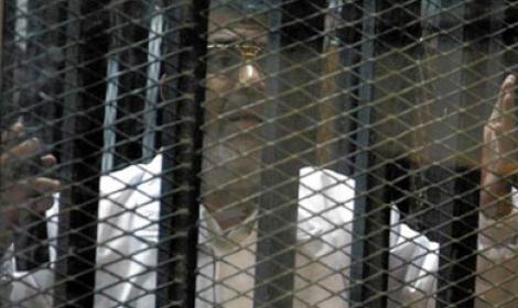 “الأمور المستعجلة”تقضي بعدم الاختصاص في دعوى سحب النياشين من محمد مرسي