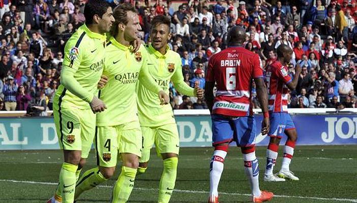 برشلونة يطارد ريال مدريد على الليجا بالفوز على غرناطة