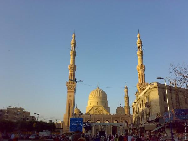 طنطا:مسيرة تنطلق من “السيد البدوي” تدعوا المواطنين للعصيان