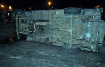 إنقلاب سيارة تابعة للجيش تحمل 25 ألف لتر وقود