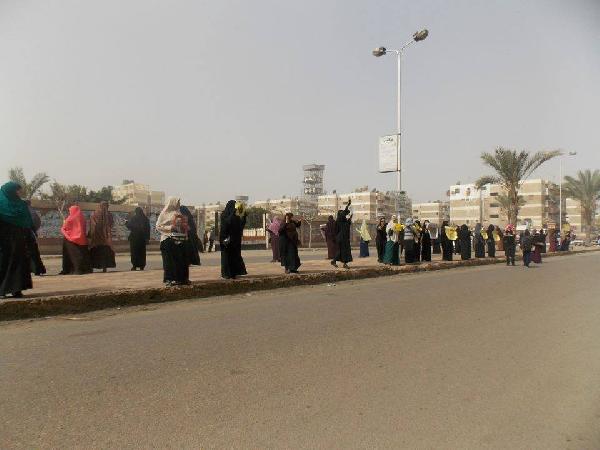 نساء ضد الانقلاب في بورسعيد تندد بتدهور الأحوال الاقتصادية للبلاد