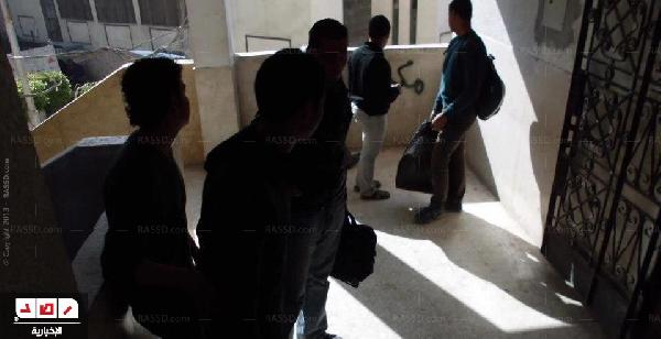 رئيس مجلس”بلبيس” يحرر محضر ضد “6 ابريل” لإلقائهم القمامة أمام مكتبه