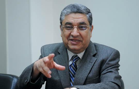 وزير الكهرباء: العجز النقدي وصل لـ18مليارا