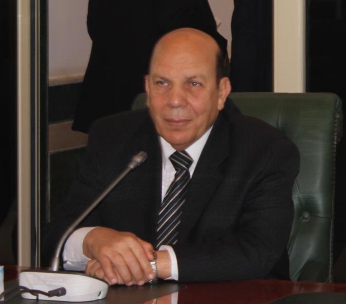 محافظ قنا يطرح 2.9  مليون لتر وقود بعد قطع سكة حديد نجع حمادي