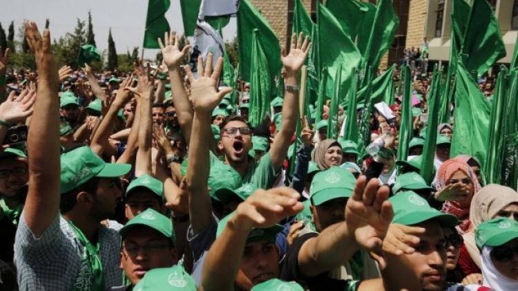 بلومبيرج: لماذا تعد حركة “حماس” حائط الصد الأول لدى الفلسطينيين؟