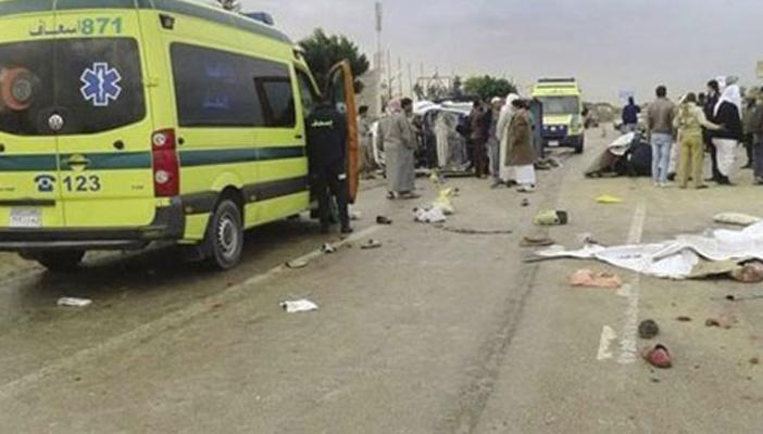 وفاة وإصابة سائق و14طفلًا في حادث تصادم بسوهاج