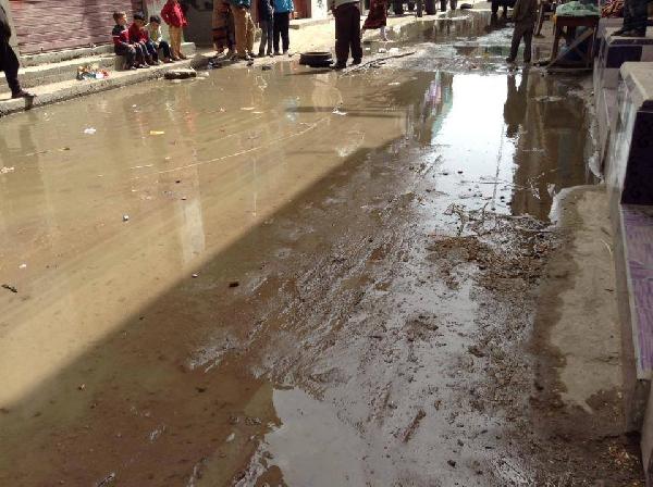 غرق منشأة عاصم بمياه الصرف وسط غياب المسؤولين