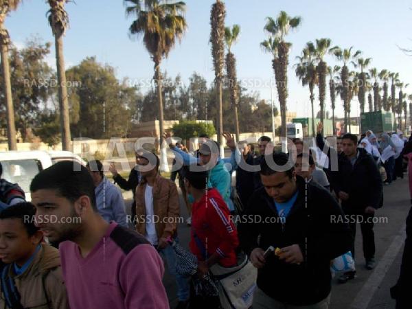 طلاب برج العرب : “خافي منا يا حكومة”