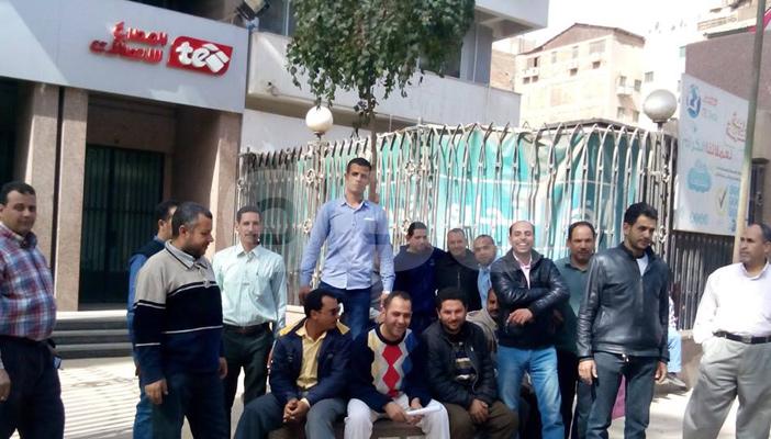 بالصور.. إضراب موظفي سنترال المريوطية عن العمل احتجاجا على خفض الأرباح