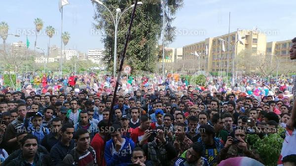 بالصور.. انتفاضة جامعة عين شمس للتنديد بعودة الحرس الجامعي