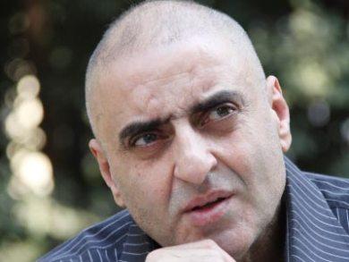 عزمي مجاهد لرصد:  الألتراس يحرق البلاد ولا يجد من يوقفه