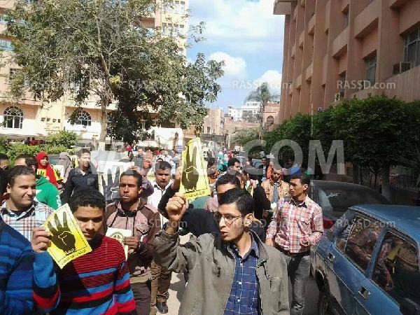 مسيرة طلابية بـ”شبين الكوم” رفضا للانقلاب