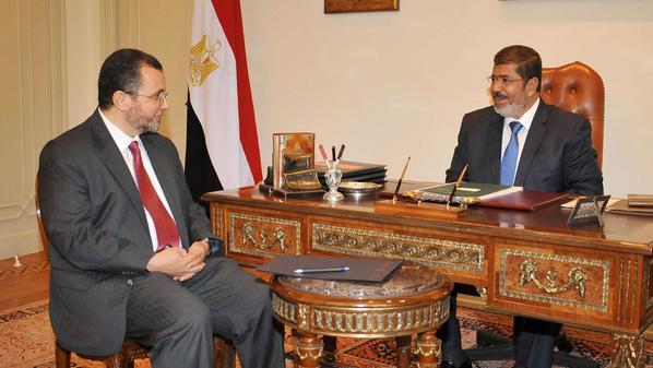 القوي السياسية بدمياط تطالب مرسي بإقالة حكومة قنديل