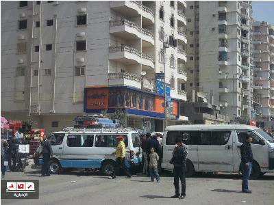 سائقو الميكروباص يضربون ..والمواطنون ” البلد عمر حالها ما هيتعدل “