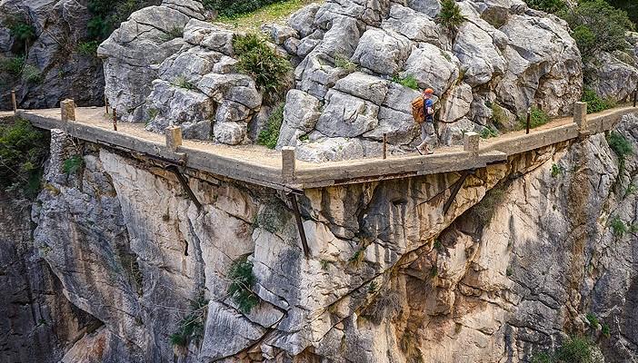 بالفيديو.. إسبانيا تعيد افتتاح أخطر ممر في العالم