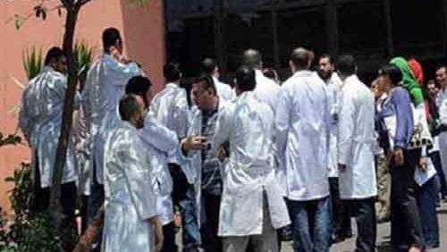 إضراب عدد من الأطباء بمستشفى منية النصر في الدقهلية