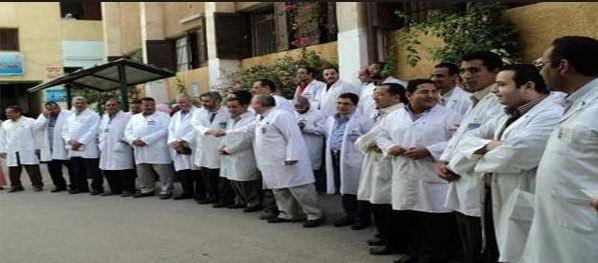 أطباء مستشفى طما بسوهاج  يغلقونها بعد اختطاف زميلهم