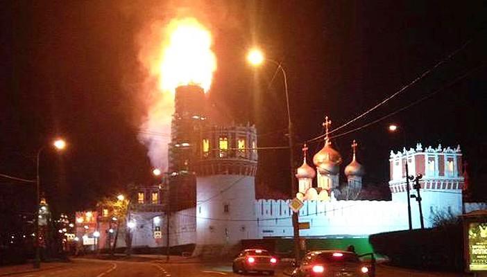 بالفيديو.. حريق بالكرملين مع أنباء عن انقلاب على بوتين