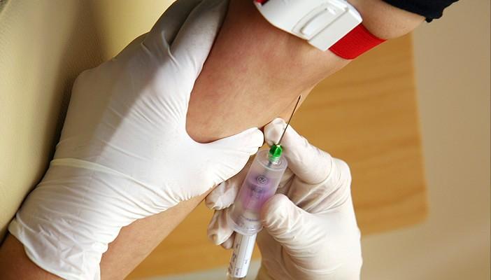 الصحة: 10 ملايين مصاب سنويًا بفيروس سي بسبب الحقن