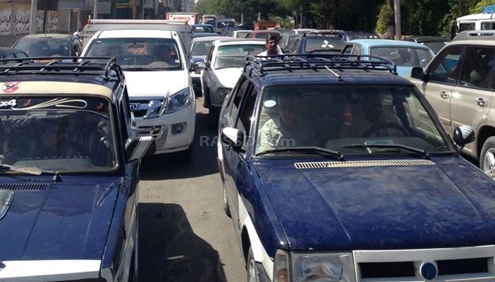 أزمات المرور بسوهاج.. خليط من العشوائية وفساد البنية التحتية