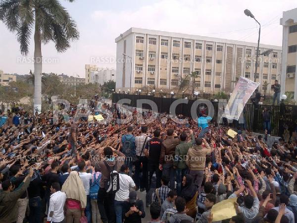 أمن الانقلاب يعتدي على تظاهرة بـ”الأزهر” والطلاب يواصلون المسيرة