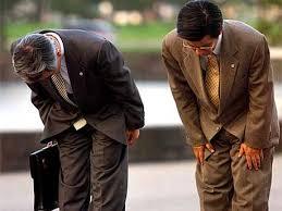 طبيب تركي يقترح “التحية اليابانية” للوقاية من الإنفلونزا